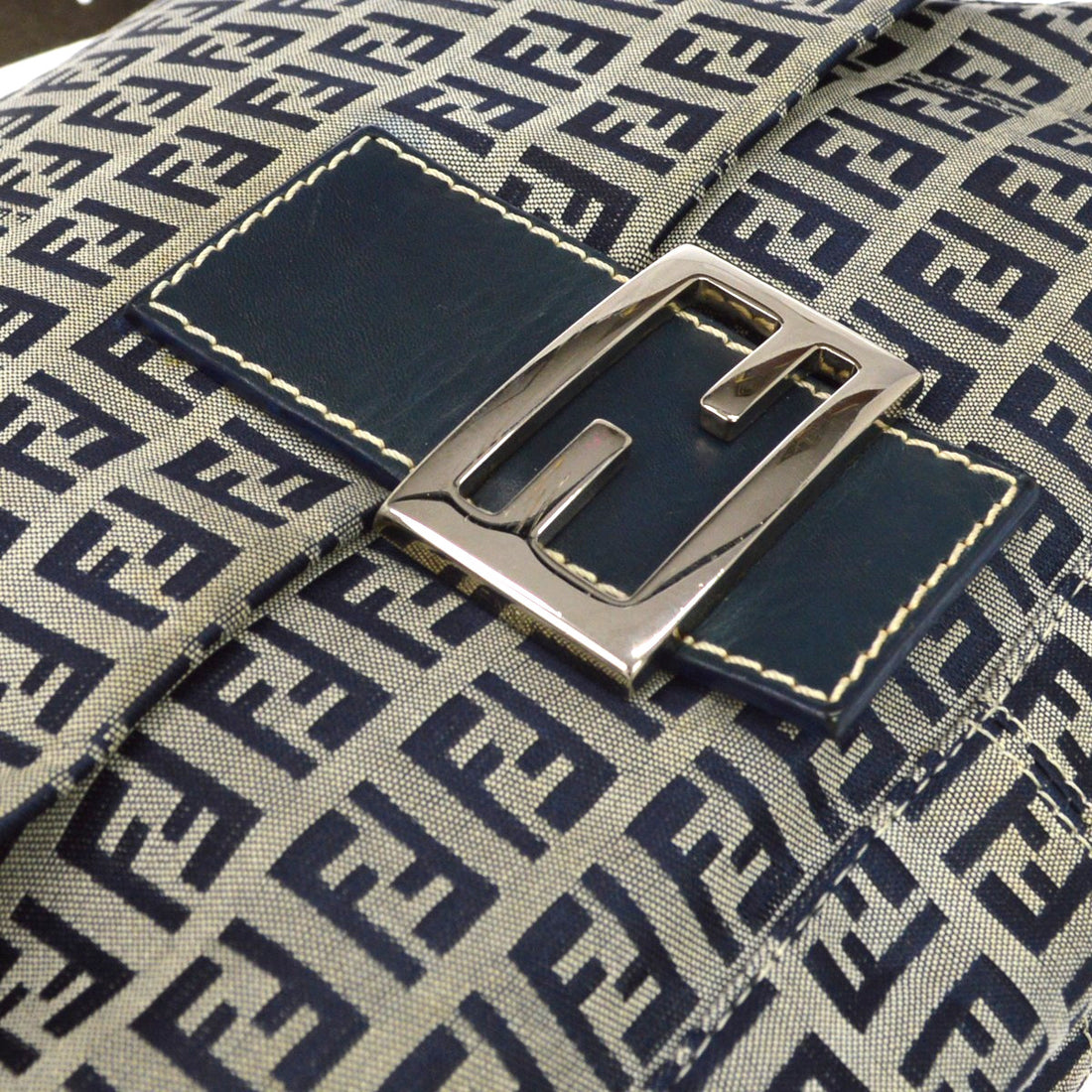 Borsa Fendi Mamma Baguette Zucca Vintage in Tela Blu Navy