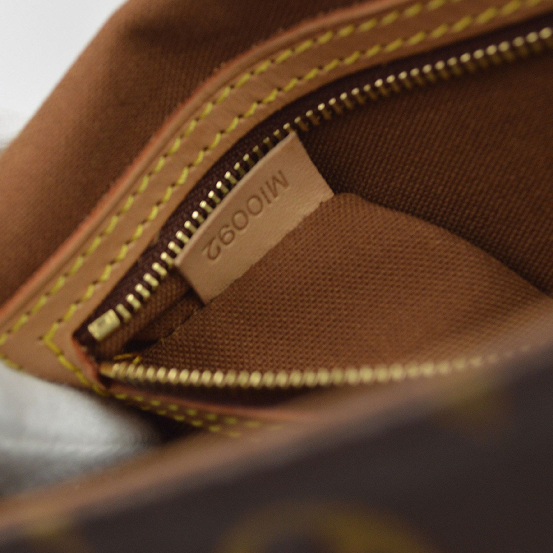 Borsa Louis Vuitton Monogram Mini Looping Handbag Vintage in Monogram Canvas, Pelle Marrone