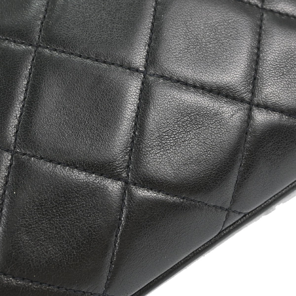 Borsa Chanel Kiss Lock Vintage in Pelle di Agnello Nera