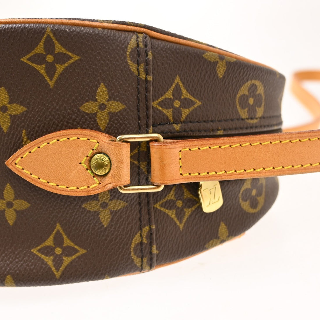 Louis Vuitton Blois Vintage Crossbody in Monogram Canvas